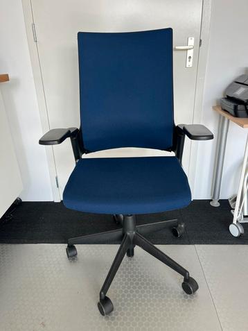 Ahrend 2020 bureaustoel, hoge rug. beschikbaar voor biedingen