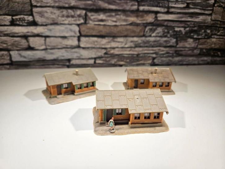 3x schuren barakken N spoor trein 1:160, Hobby en Vrije tijd, Modeltreinen | N-Spoor, Gebruikt, Brug, Tunnel of Gebouw, Gelijkstroom of Wisselstroom