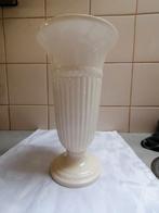Wedgewood vaas, Huis en Inrichting, Woonaccessoires | Vazen, Ophalen, Wit, Aardewerk of Porselein, Zo goed als nieuw