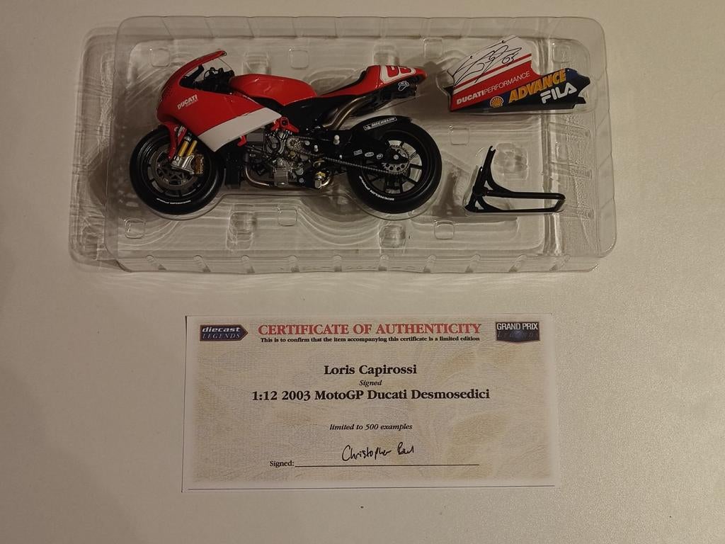 Minichamps: Ducati Desmosedici GP3 - Capirossi - handtekenin, Ophalen of Verzenden, Zo goed als nieuw, 1:9 t/m 1:12, Motor