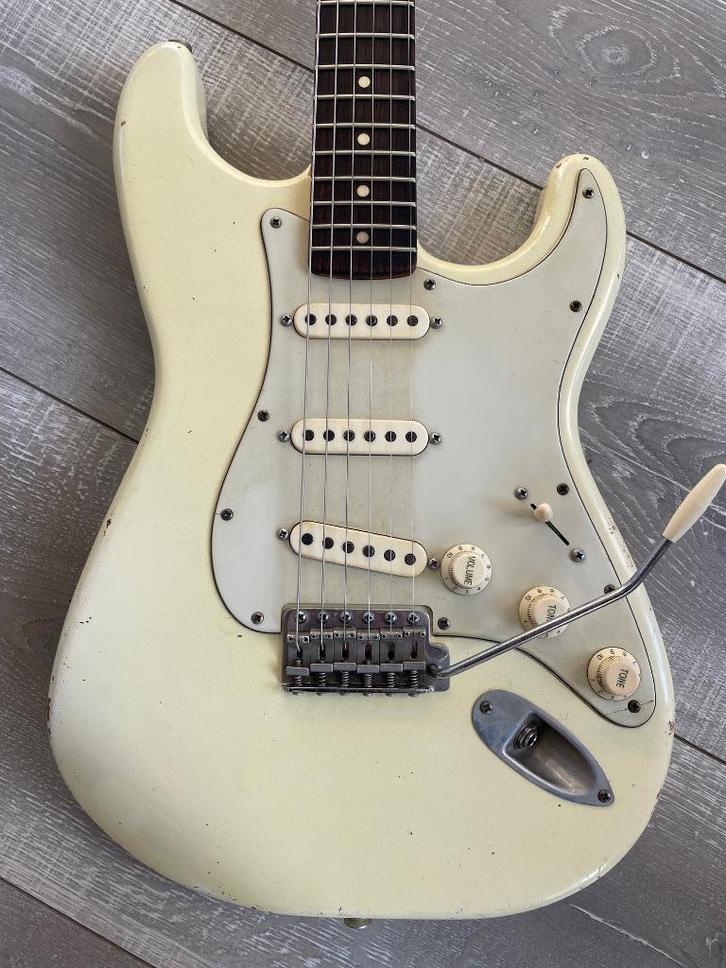 Danocaster double cut stratocaster, Muziek en Instrumenten, Snaarinstrumenten | Gitaren | Elektrisch, Zo goed als nieuw, Solid body
