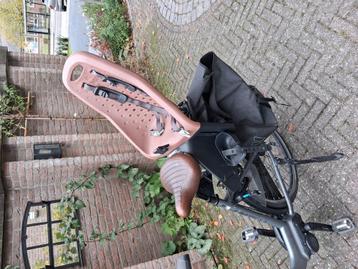 Jepp voor en achterzitje. Inclusief bagagedragerverlenger   beschikbaar voor biedingen
