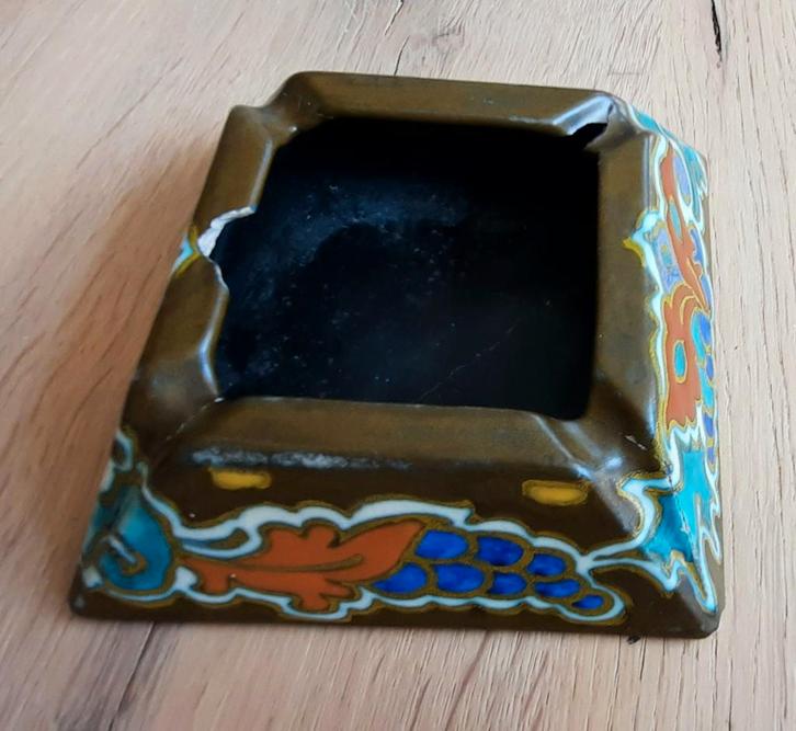 Asbak met gebruikssporen. Plateel?, Antiek en Kunst, Antiek | Keramiek en Aardewerk, Ophalen of Verzenden
