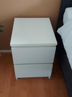 2x wit Malm Nachtkastje Ikea. TEGEN ELK AANNEMELIJK BOD!, Huis en Inrichting, Slaapkamer | Nachtkastjes, Ophalen, Gebruikt, Hout