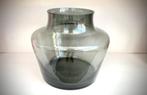 Vaas Coral Grey, mondgeblazen Nieuw met hoge korting, Huis en Inrichting, Overige kleuren, Nieuw, Ophalen of Verzenden, Glas