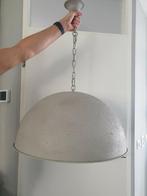 Stoere Betonlook industriële hanglamp grijs mooi lichteffect, Ophalen of Verzenden, Zo goed als nieuw, 50 tot 75 cm