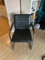 4 zwart leren stoelen met ijzeren buis frame, Huis en Inrichting, Stoelen, Ophalen, Gebruikt, Zwart, Leer