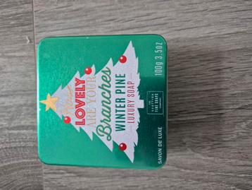 Scottish Fine Soaps in blikje, Winter Pine, inhoud 100 gr beschikbaar voor biedingen