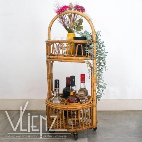 Vintage, bohemien rotan drankentrolley bar cart serveerwagen, Huis en Inrichting, Tafels | Sidetables, Gebruikt, Rond, Overige materialen
