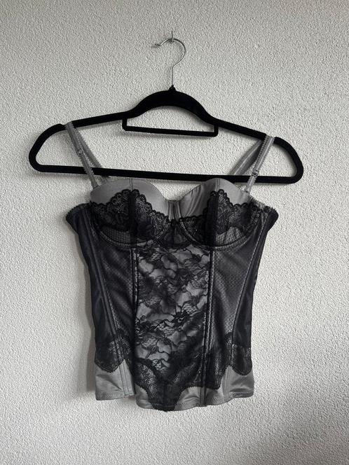 Vintage Y2K grijze korset top met zwarte kanten details, Kleding | Dames, Tops, Zo goed als nieuw, Maat 36 (S), Grijs, Zonder mouw
