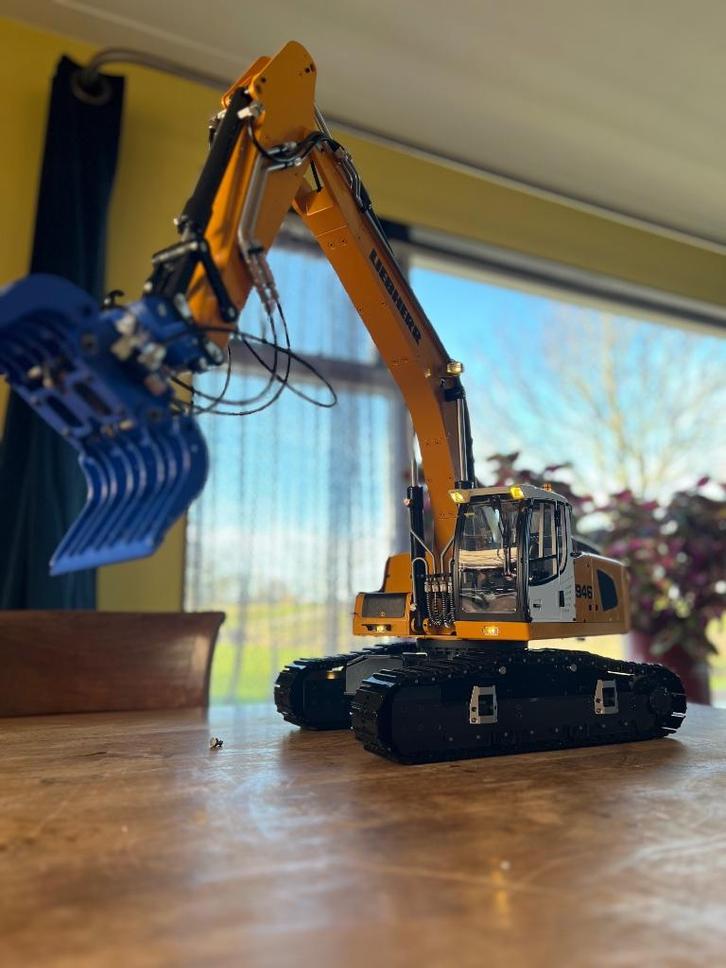 RC 1/14 RTR Liebherr R946 Graafmachine Kraan MT LESU Tamiya, Hobby en Vrije tijd, Modelbouw | Radiografisch | Overige, Nieuw, Ophalen of Verzenden