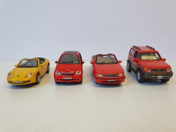 HONGWELL 1:72 Personenauto’s 4 stuks z.g.a.n., Hobby en Vrije tijd, Modelauto's | Overige schalen, Zo goed als nieuw, Auto, Ophalen of Verzenden