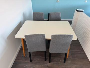 Ikea chairs and dining table beschikbaar voor biedingen