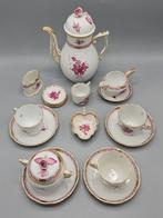 Herend handgeschilderd koffieservies "Apponyi Framboos", Antiek en Kunst, Antiek | Servies compleet, Ophalen of Verzenden
