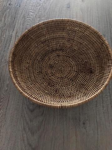 Birmariet tafel mand/schaal beschikbaar voor biedingen