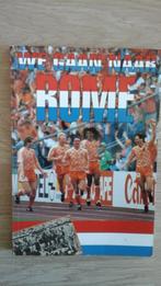Oranje wk 1990  - we gaan naar rome, Boeken, Sportboeken, Gelezen, Balsport, Ophalen of Verzenden