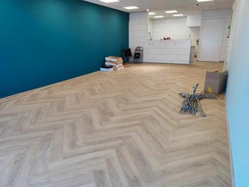 PVC visgraat vloer ca.100m² beschikbaar voor biedingen