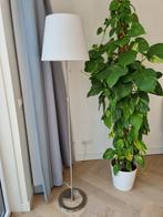 2x IKEA NYFORS Staanlamp - Vernikkeld Wit, Ophalen, Zo goed als nieuw, Metaal, Modern