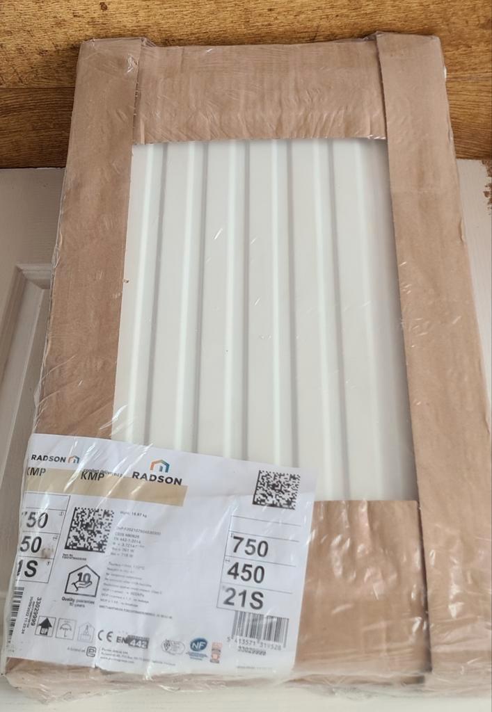 Radson Radiator - Nieuw in verpakking!, Doe-het-zelf en Verbouw, Verwarming en Radiatoren, Nieuw, Radiator, 500 tot 800 watt, 30 tot 80 cm