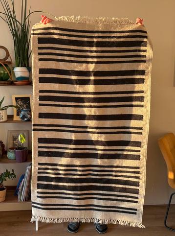 Wool carpet beschikbaar voor biedingen