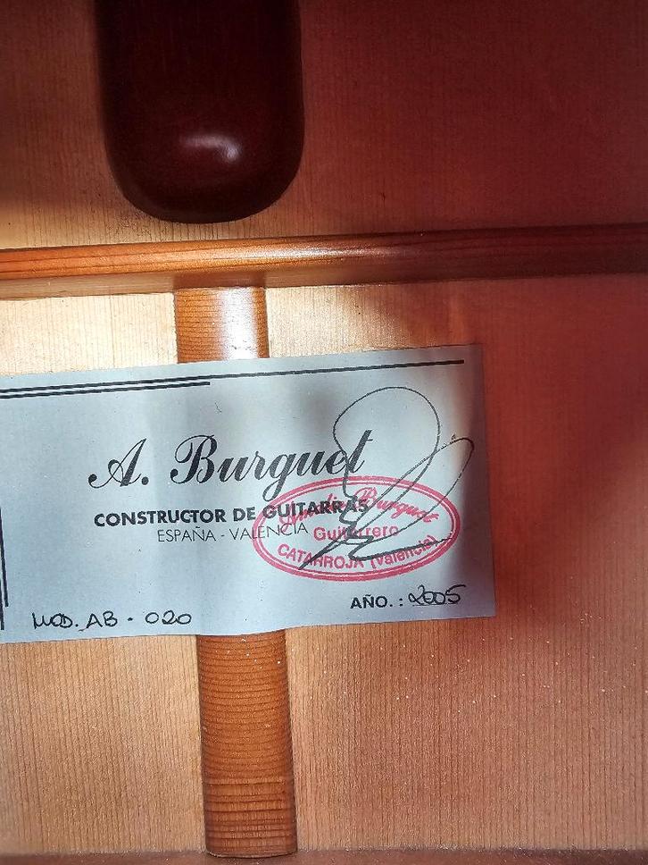 Amalio Burguet AB Especial concertgitaar 2005) + koffer, Muziek en Instrumenten, Snaarinstrumenten | Gitaren | Akoestisch, Gebruikt