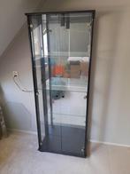 Te koop: prachige vitrine kast 180 x 68 x 38 met verlichting, Ophalen, Met deur(en), 50 tot 100 cm, Zo goed als nieuw