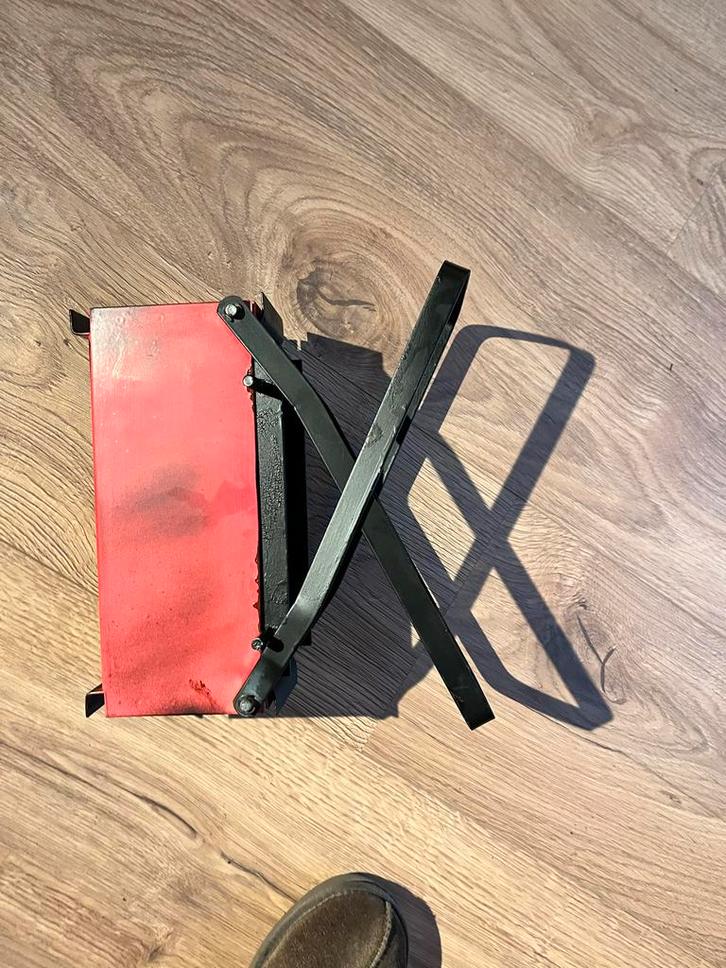 Papieren Briketten Pers - Maak je eigen brandstof!, Tuin en Terras, Elektrische barbecues, Gebruikt, Ophalen of Verzenden