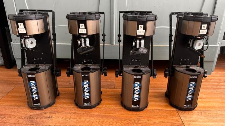 4x Martin Mania + Martin Freekie controller in flightcase, Muziek en Instrumenten, Licht en Laser, Gebruikt, Licht, Geluidgestuurd