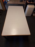 Eromes zware tafel 140 bij 70 cm hoogte 77 cm, 50 tot 100 cm, 100 tot 150 cm, Rechthoekig, Zo goed als nieuw