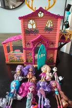 Enchantimals Poppenhuis met 8 poppen en diertjes, Ophalen, Gebruikt