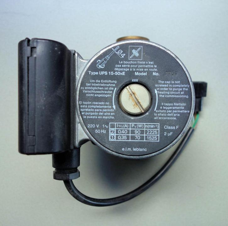 CV circulatiepomp, Doe-het-zelf en Verbouw, Verwarming en Radiatoren, Gebruikt, Overige typen, Minder dan 200 watt, Minder dan 30 cm
