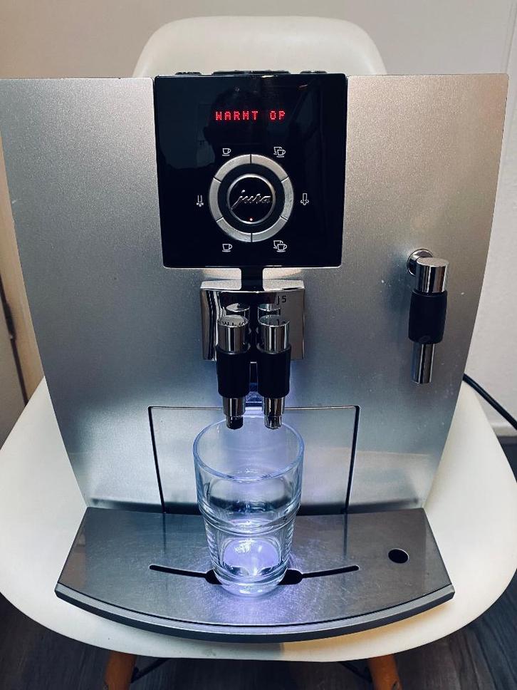 Prachtige Jura J5 met een premium servicebeurt., Witgoed en Apparatuur, Koffiezetapparaten, Zo goed als nieuw, Gemalen koffie