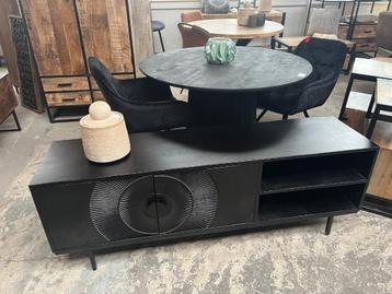 Magazijn Leegverkoop TV meubel Carved zwart mangohout metaal beschikbaar voor biedingen