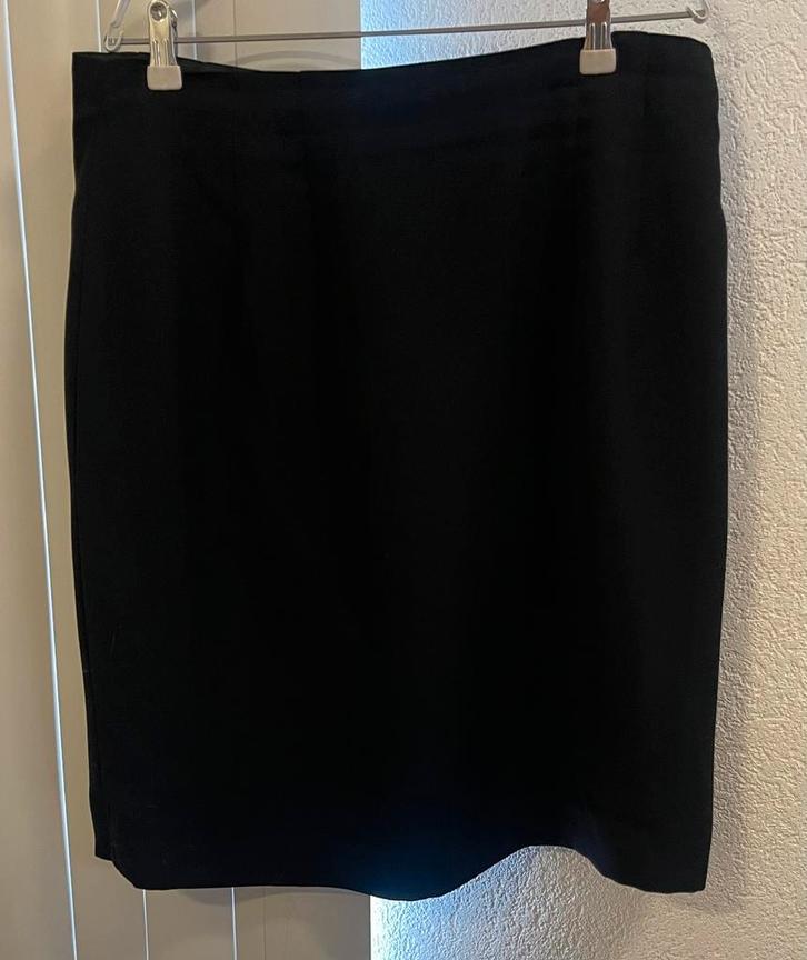 Zwart rokje van Lane Bryant – maat US 16 (46), Kleding | Dames, Rokken, Zo goed als nieuw, Maat 46/48 (XL) of groter, Zwart, Boven de knie