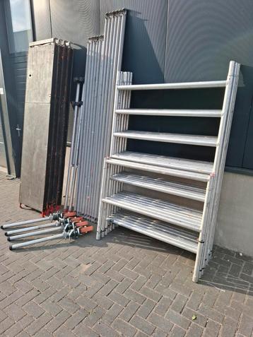 Altrex rolsteiger RS5, 135x245, werkhoogte 8,20 mtr ,zgst.  beschikbaar voor biedingen