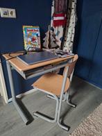 Mooi Schoolbureau met vak, Ophalen, Gebruikt, Bureau
