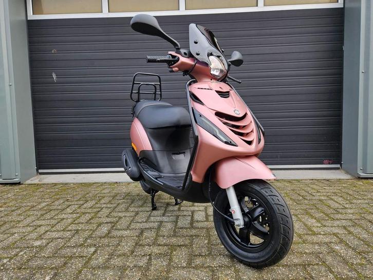 PIAGGIO ZIP 4T E5 BROM 2019 ROSE GOUD4289KM + OPTIES!, Fietsen en Brommers, Scooters | Piaggio, Zo goed als nieuw, Zip, Benzine