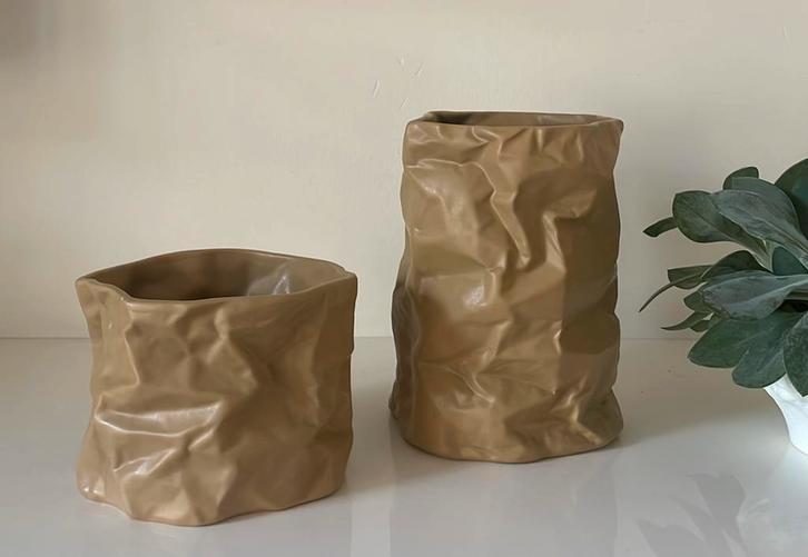 2 paperbag bloempotten of vazen, Huis en Inrichting, Woonaccessoires | Vazen, Zo goed als nieuw, Overige kleuren, Minder dan 50 cm