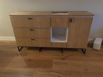 Handgemaakte Eiken Dressoir € 500,--