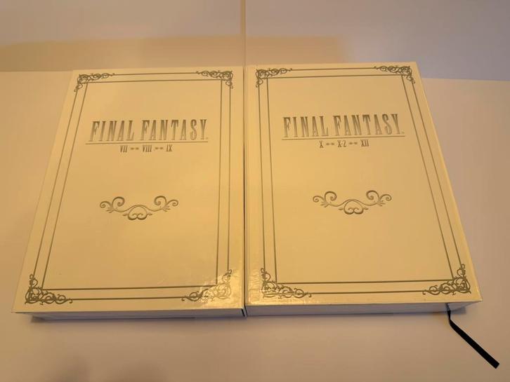 Final Fantasy PRIMA Strategy Guide Collector Box Vol. 1 & 2, Spelcomputers en Games, Games | Overige, Zo goed als nieuw, Role Playing Game (Rpg)