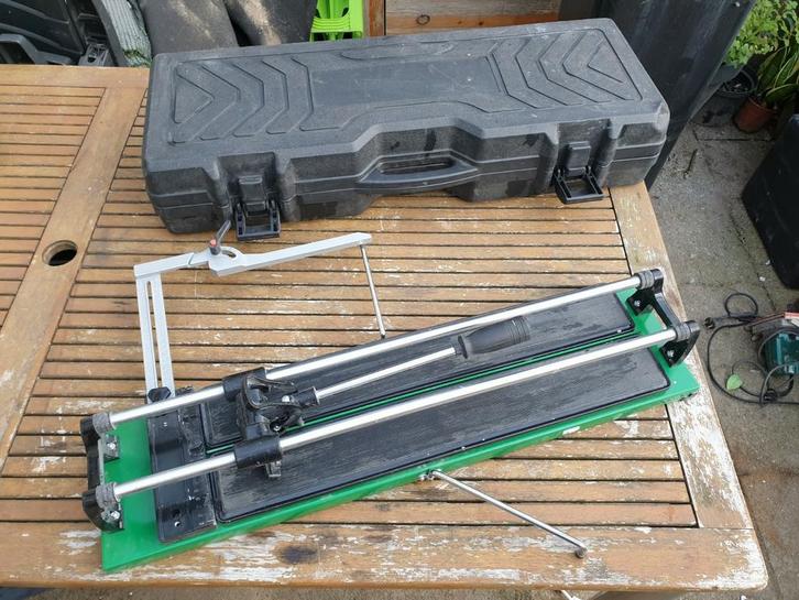 Tegelsnijder 60 cm, met oa zijsteunen., Doe-het-zelf en Verbouw, Gereedschap | Handgereedschap, Zo goed als nieuw, Ophalen of Verzenden