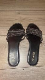 Slippers maat 40 vallen kleiner, Ophalen, Zo goed als nieuw