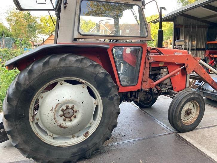 Massy Ferguson met voorlader 590, Zakelijke goederen, Agrarisch | Werktuigen, Akkerbouw, Bollenteelt, Boomteelt, Fruitteelt, Veehouderij