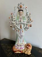Porceleinen beeld van de Duizend-Armige Quận Yin, Antiek en Kunst, Verzenden