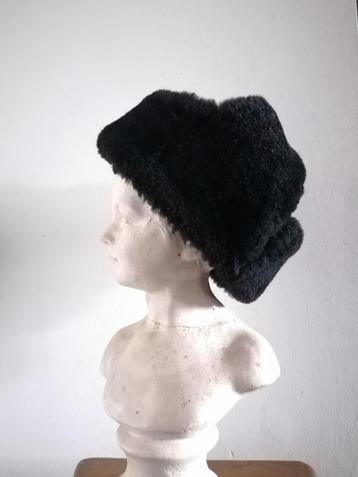 Shearling schapenvacht muts  beschikbaar voor biedingen