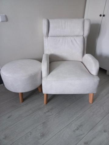 Fauteuil met hocker