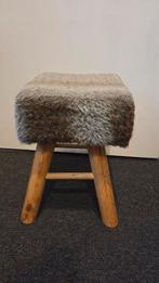 Klein Houten Krukje met Zachte Bekleding, Ophalen of Verzenden, Gebruikt, Hout