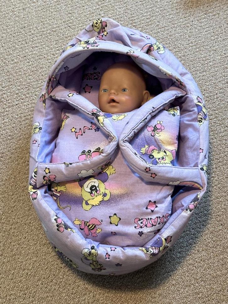 Reis wieg met baby pop 45 cm (Max Zapf), Kinderen en Baby's, Speelgoed | Poppen, Gebruikt, Babypop, Ophalen of Verzenden