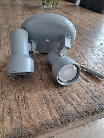 Te koop 2 grijze plafond spotjes. beschikbaar voor biedingen