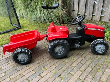 Massey Ferguson Traptractor met Aanhanger beschikbaar voor biedingen